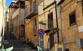 A Due Passi Dal Centro Sweet Rooms